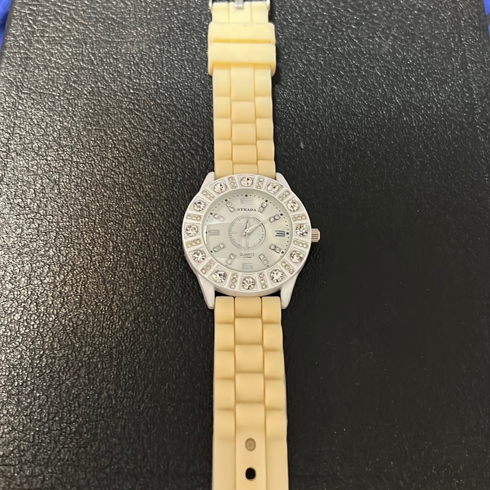Strada bling watch